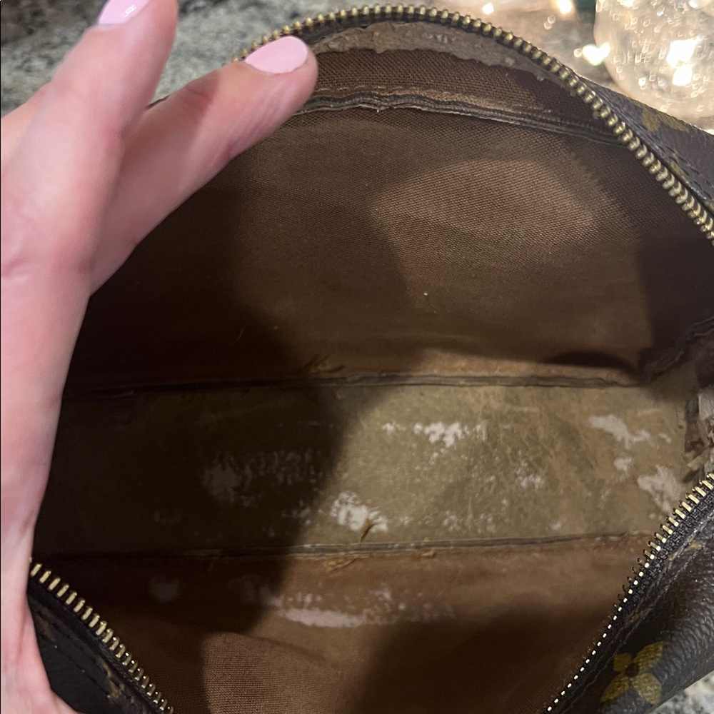 Louis Vuitton Monogram Trousse Toilette 23 - Picture 12 of 16